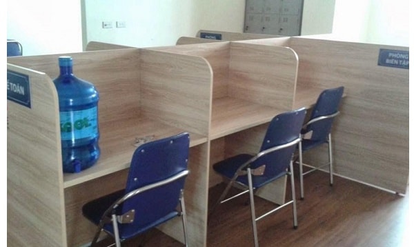 Ưu nhược điểm của các loại vách ngăn bàn làm việc phố biến