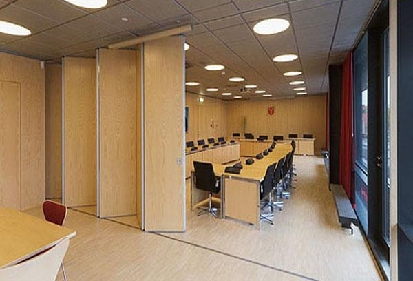 Ưu, nhược điểm của các loại vách ngăn di động phổ biến