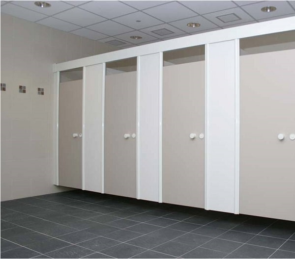 Ưu nhược điểm của các loại vách ngăn vệ sinh phổ biến