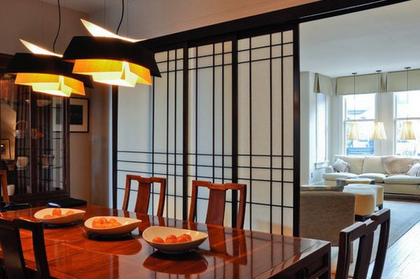 Vách ngăn phòng khách bằng cửa trượt mang hơi hướng phong cách Nhật